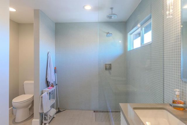 2304 Back Nine Street, Oceanside, CA 92056
