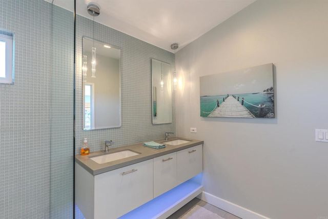 2304 Back Nine Street, Oceanside, CA 92056