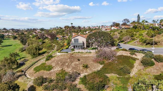 2304 Back Nine Street, Oceanside, CA 92056