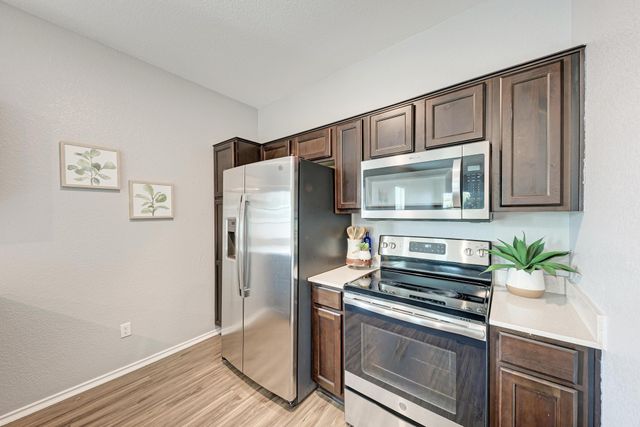 129 Vulcan DR, Jarrell, TX 76537