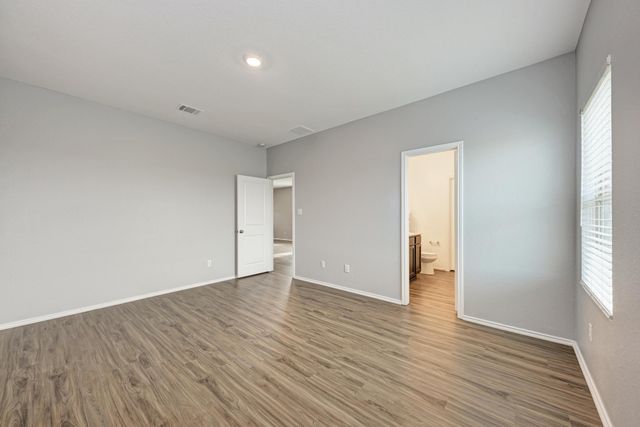 129 Vulcan DR, Jarrell, TX 76537