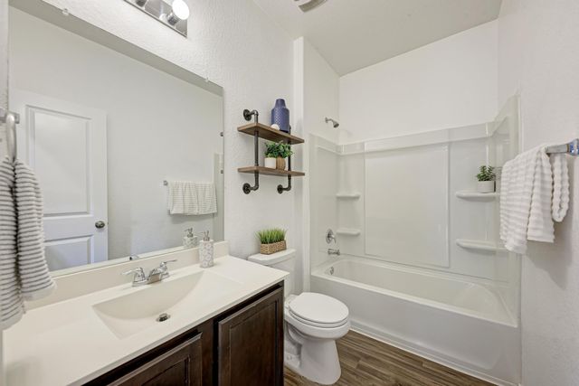 129 Vulcan DR, Jarrell, TX 76537