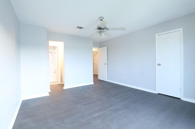 4624 W Orange Street, Pearland, TX 77581