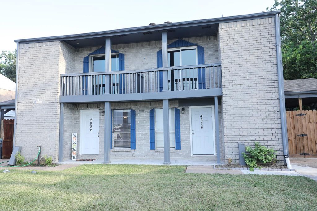 4624 W Orange Street, Pearland, TX 77581