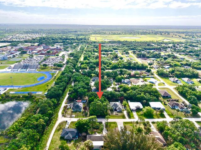 8856 93rd Court, Vero Beach, FL 32967