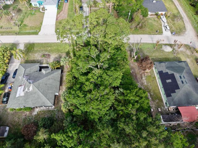 8856 93rd Court, Vero Beach, FL 32967