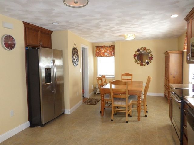 36 Forest St, Peabody, MA 01960