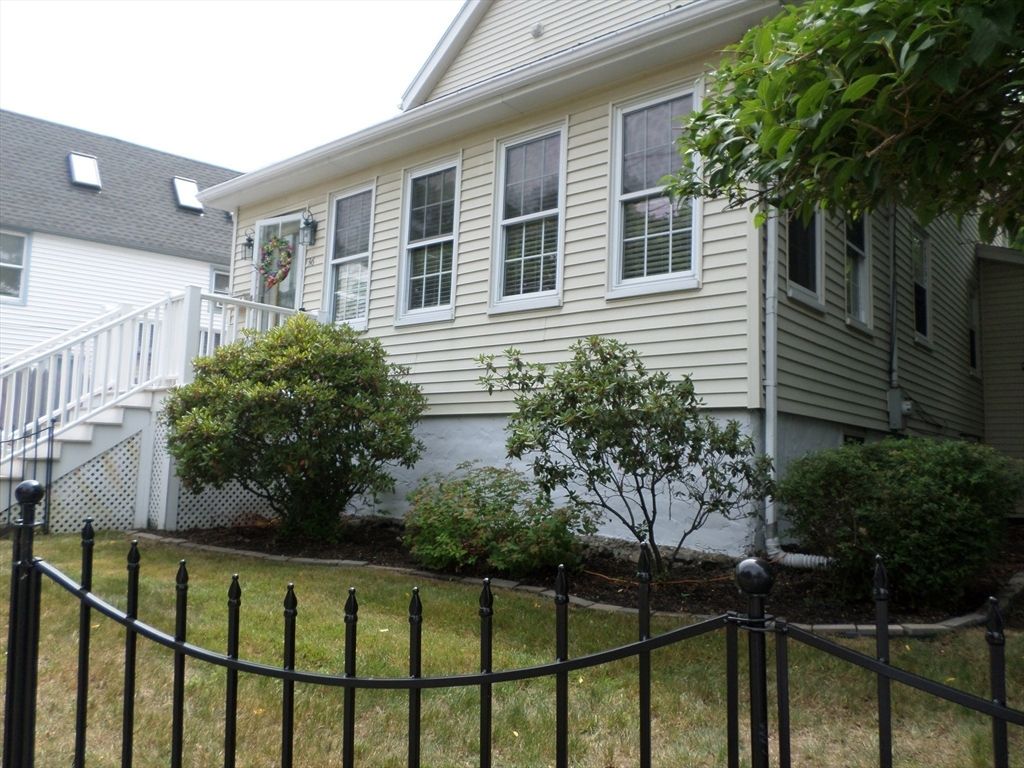 36 Forest St, Peabody, MA 01960