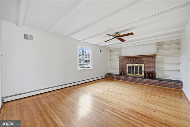 560 WATFORD LN, Berwyn, PA 19312