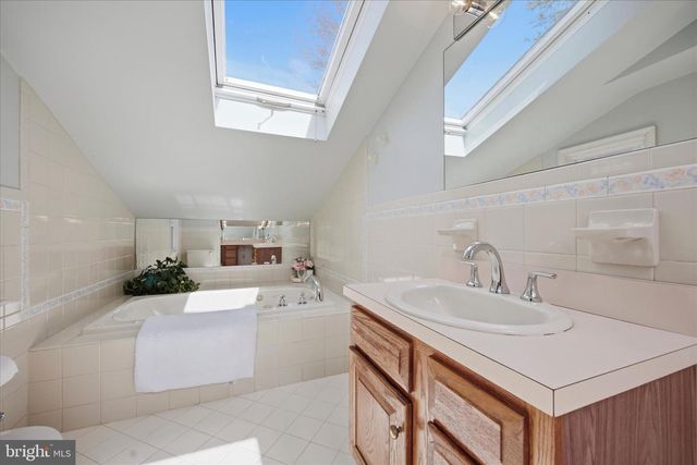 560 WATFORD LN, Berwyn, PA 19312