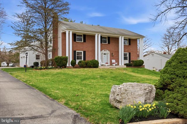 560 WATFORD LN, Berwyn, PA 19312