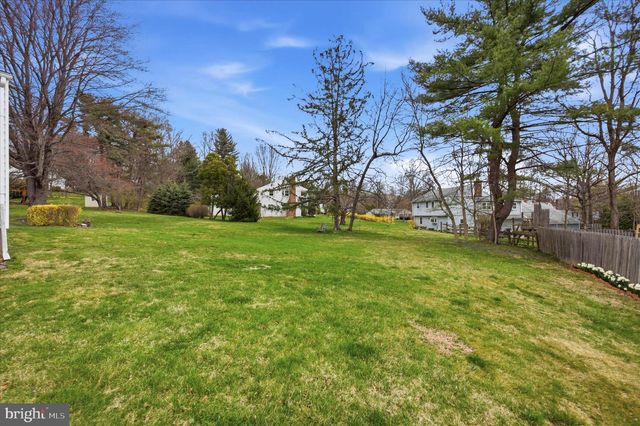 560 WATFORD LN, Berwyn, PA 19312