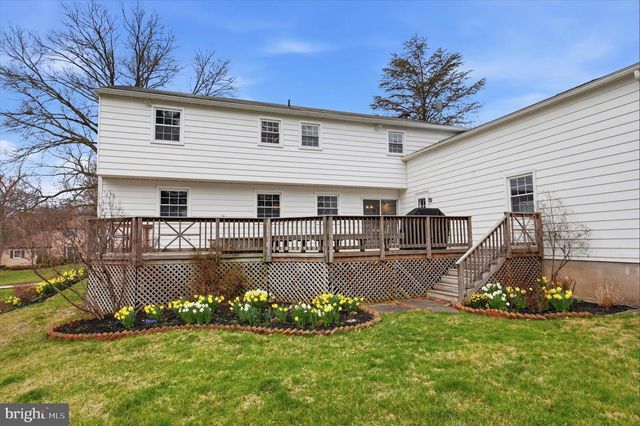 560 WATFORD LN, Berwyn, PA 19312