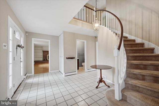 560 WATFORD LN, Berwyn, PA 19312