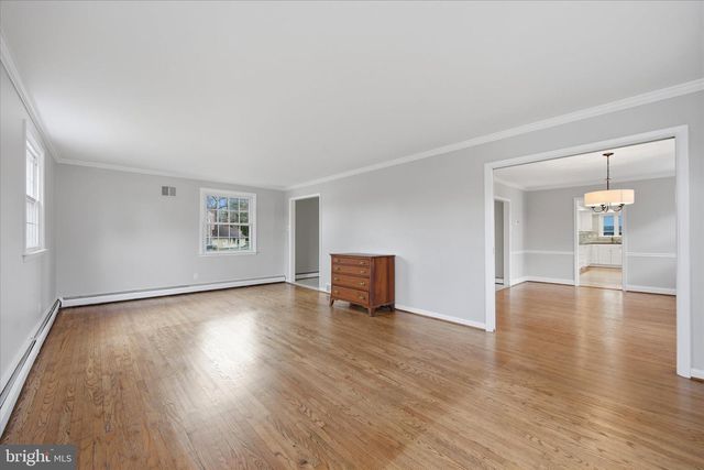 560 WATFORD LN, Berwyn, PA 19312