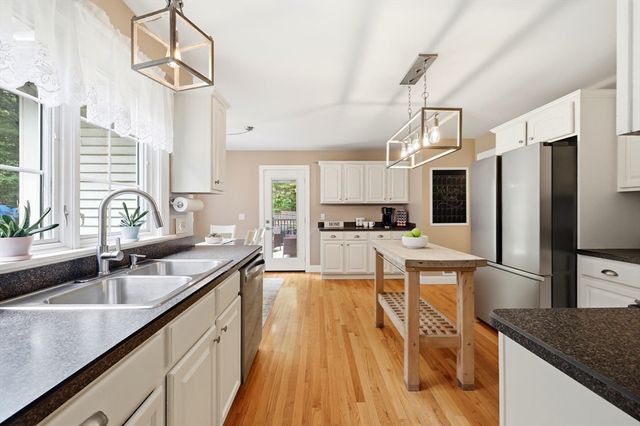 17 Homestead St, Palmer, MA 01069