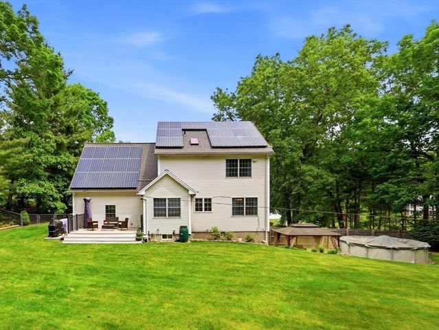 17 Homestead St, Palmer, MA 01069