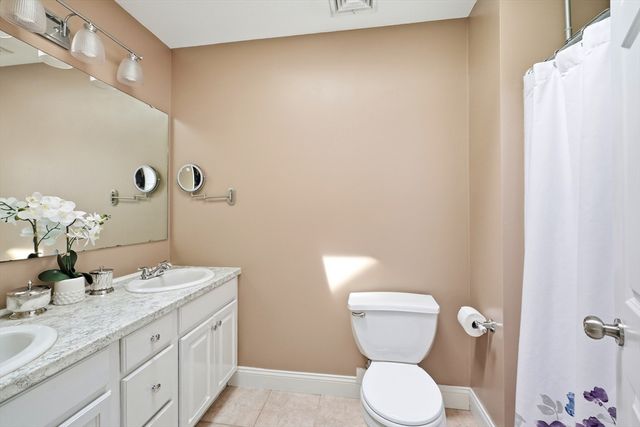 17 Homestead St, Palmer, MA 01069