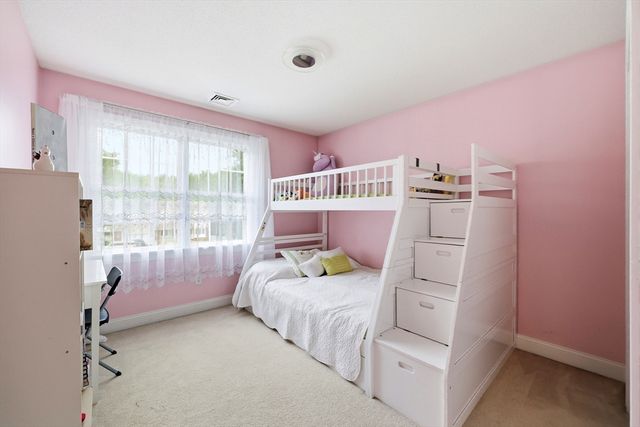 17 Homestead St, Palmer, MA 01069
