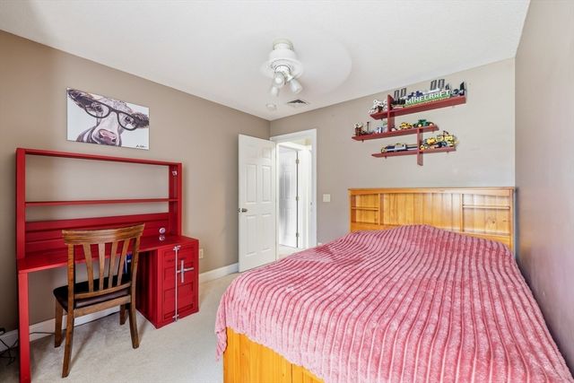 17 Homestead St, Palmer, MA 01069