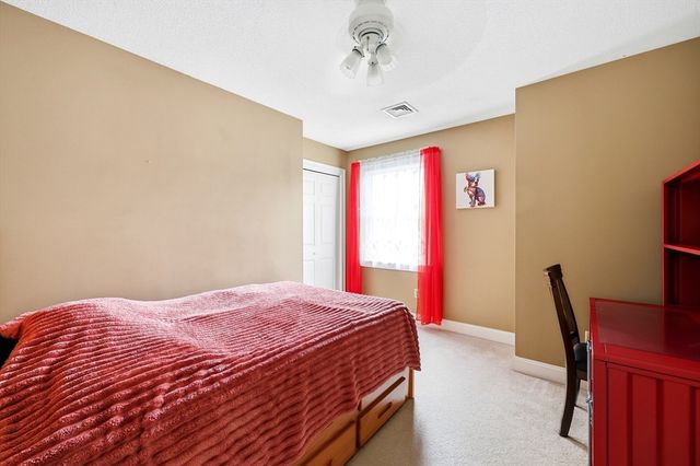 17 Homestead St, Palmer, MA 01069