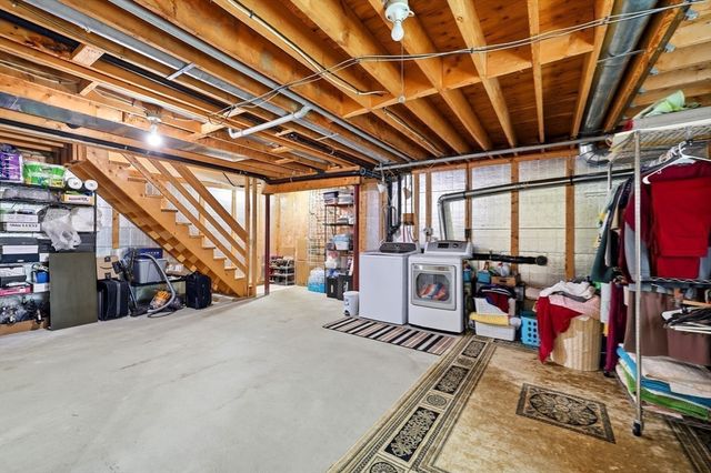 17 Homestead St, Palmer, MA 01069
