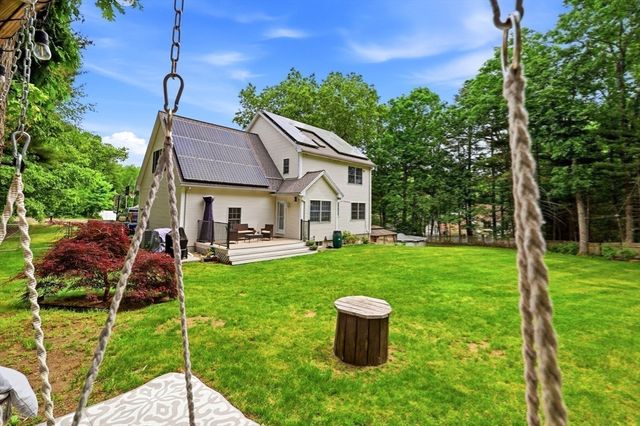 17 Homestead St, Palmer, MA 01069