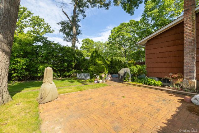 3 Boston Avenue, Medford, NY 11763