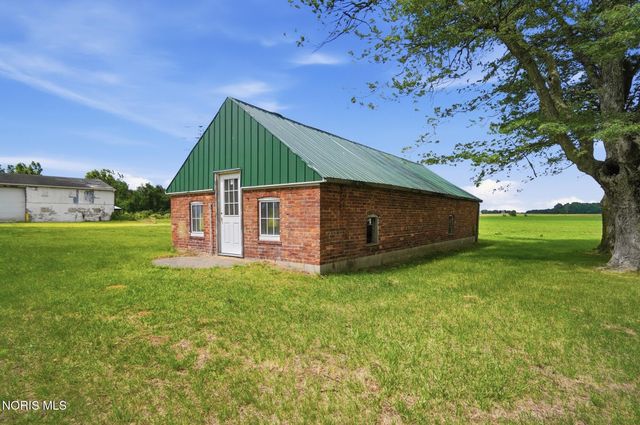 V257 County Road 3, Liberty Center, OH 43532