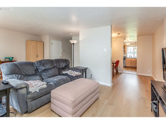 6151 Sw ERICKSON Ave, Beaverton, OR 97008