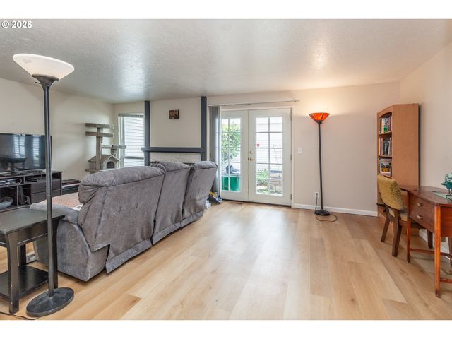 6151 Sw ERICKSON Ave, Beaverton, OR 97008