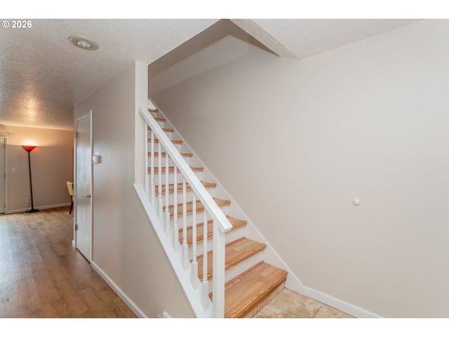 6151 Sw ERICKSON Ave, Beaverton, OR 97008