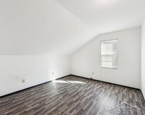832 E Main Street, Benton Harbor, MI 49022