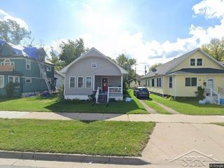 832 E Main Street, Benton Harbor, MI 49022