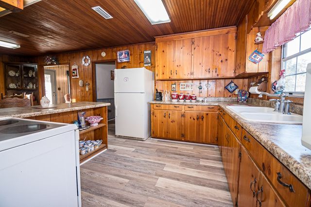 208 Radney St, Columbia, AL 36319