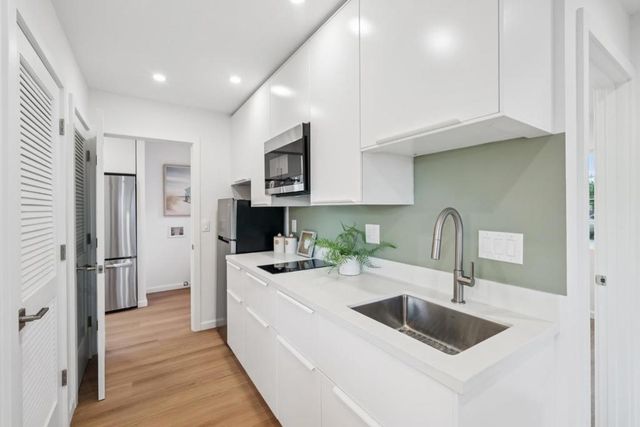 941 Amador Avenue, Sunnyvale, CA 94085
