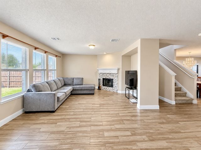 14800 Ledgeview Court, Balch Springs, TX 75180