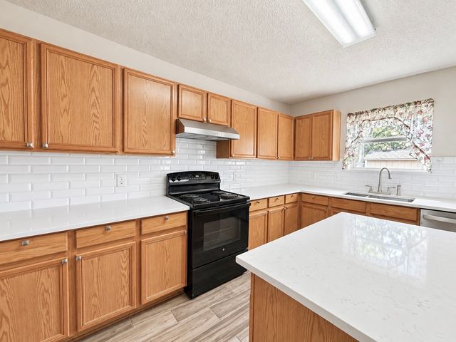 14800 Ledgeview Court, Balch Springs, TX 75180