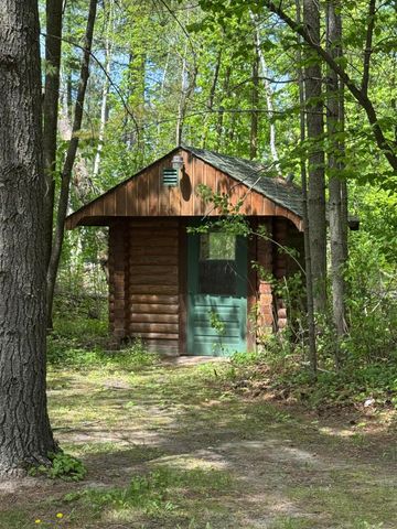1469 Woodland Loop NW, Baudette, MN 56623