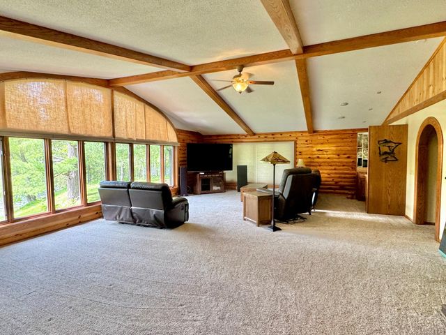 1469 Woodland Loop NW, Baudette, MN 56623
