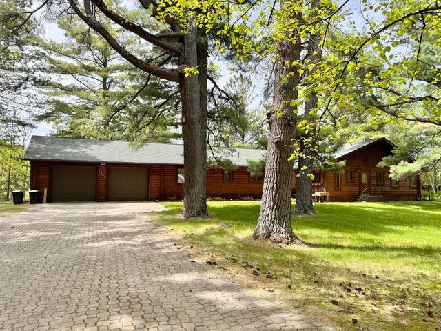 1469 Woodland Loop NW, Baudette, MN 56623