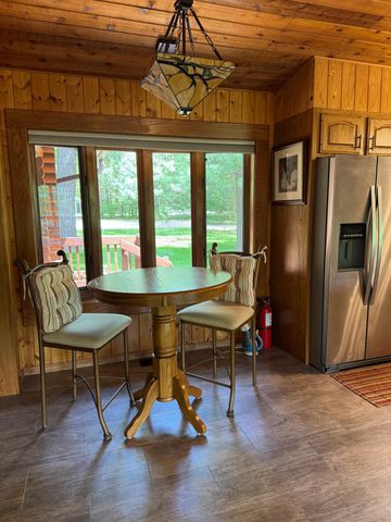 1469 Woodland Loop NW, Baudette, MN 56623