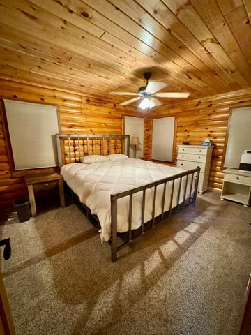 1469 Woodland Loop NW, Baudette, MN 56623