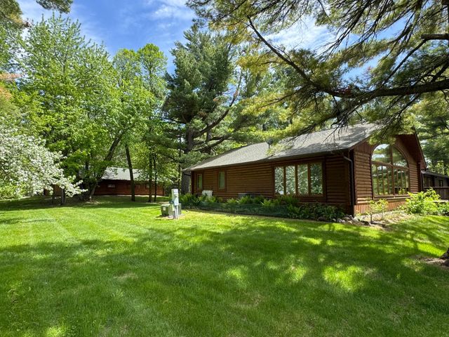 1469 Woodland Loop NW, Baudette, MN 56623