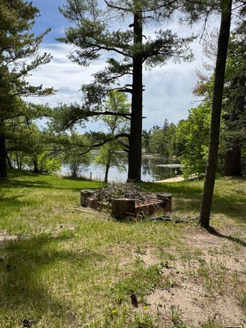 1469 Woodland Loop NW, Baudette, MN 56623