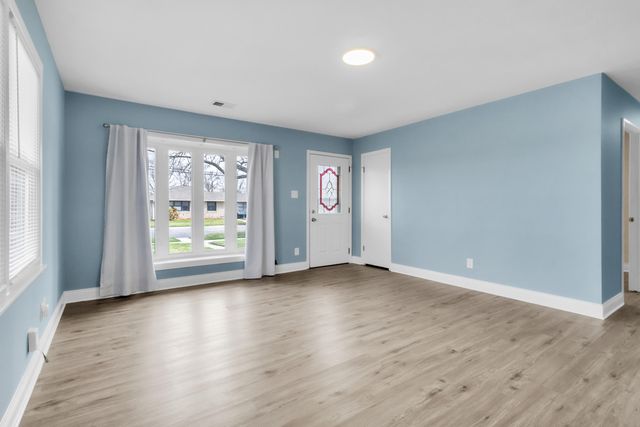 555 W Pine Street, Griffith, IN 46319