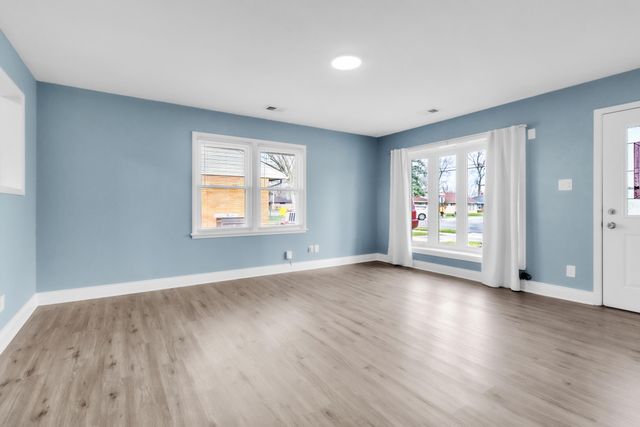 555 W Pine Street, Griffith, IN 46319