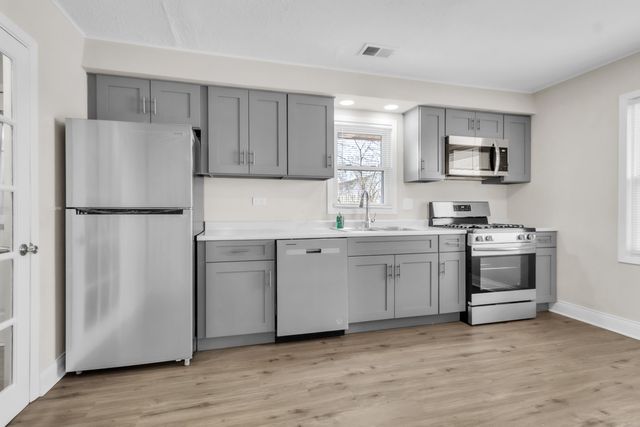 555 W Pine Street, Griffith, IN 46319