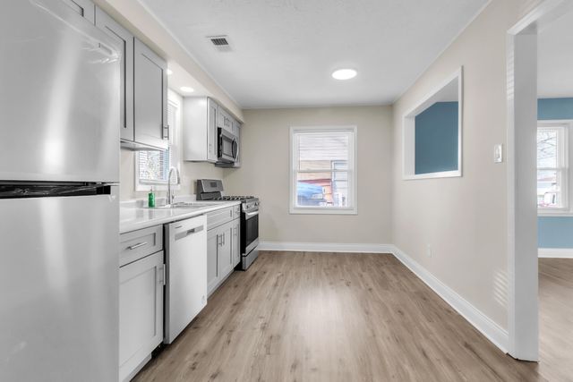 555 W Pine Street, Griffith, IN 46319