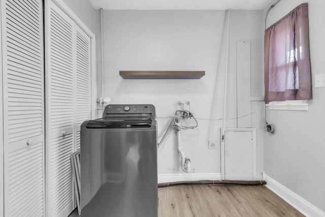 555 W Pine Street, Griffith, IN 46319